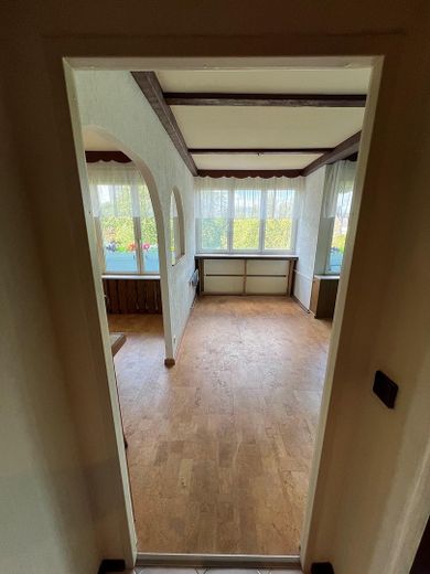 Apartamento de 2 habitaciones disponible para ocupar en el Hansaviertel – Wohnzimmer_Ansicht 1