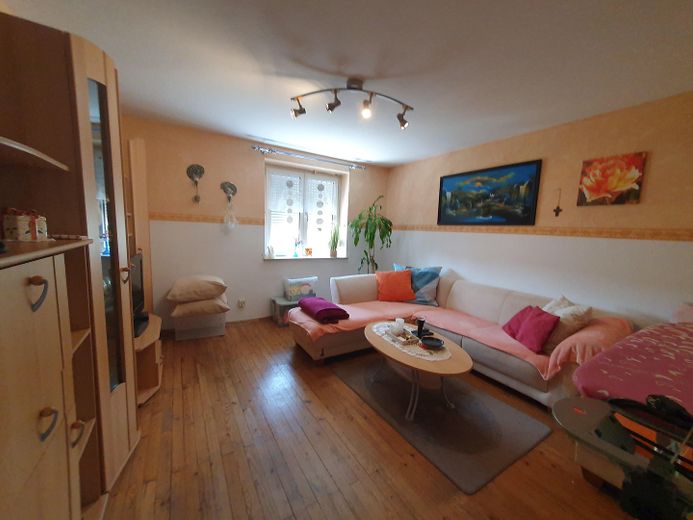 Bel appartement de 2 pièces dans le centre de Vöhringen – Wohnzimmer1