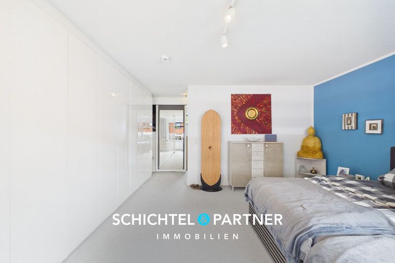 Oberneuland | Stilvolle Maisonette-Wohnung mit Schwimmbad und Sauna – S&amp;P | Schlafzimmer