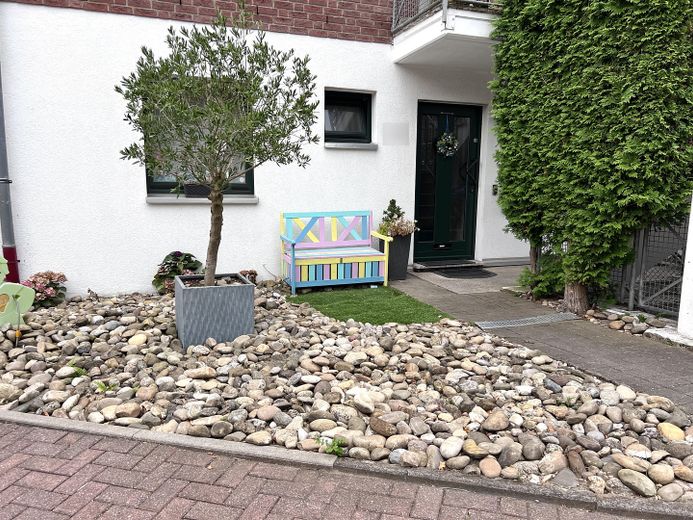 Eingang und Vorgarten