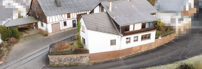 Wohnhaus mit Anbau