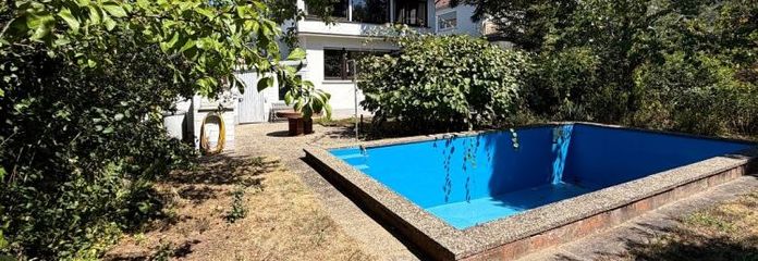 Im nächsten Sommer dann der eigene Pool: Ein- bis Zweifamilienhaus in Seeheim mit idyllischem Garten