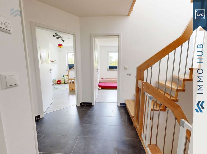 ++ Familienidylle am Stadtpark – moderne Doppelhaushälfte mit Dachterrasse und großem Wohnkomfort ++ – 5673706-aMrwXEfv5pGyWa7V3fPVJcqG-019e6e7e-1af5-72f0-89f5-e5be64e37fca_enhancement_Staging-Bearbeitun.jpg