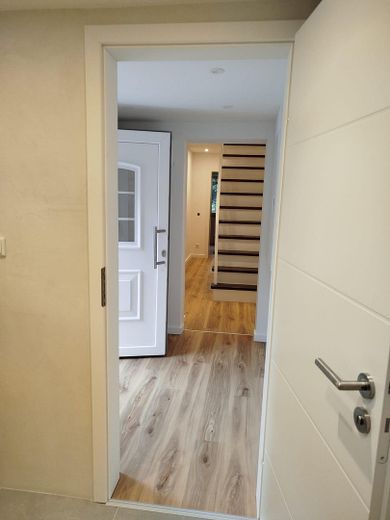 Charming living in the countryside: Small semi-detached house with its own garden – Photo 4