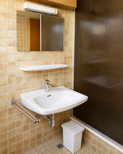 Abitare spaziosamente. Affacciarsi sul verde! 3,5 locali 102 m² Fellbach-Schmiden incluso posto auto in garage sotterraneo – Bad