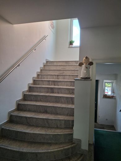 Penthousewohnung in Freiberg zu vermieten – Treppenhaus