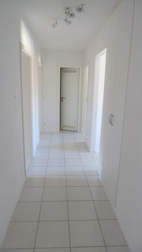 Кохель-ам-Зе: продається 4-кімнатна квартира, тихе розташування, вільна для заселення – Flur