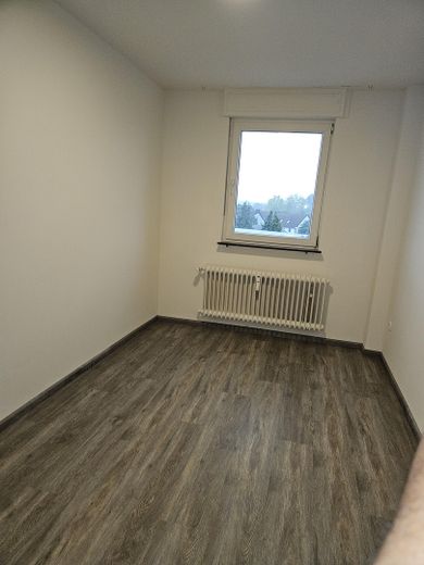 Appartamento luminoso di 3 locali, appena modernizzato, a Stolberg-Büsbach – Zimmer