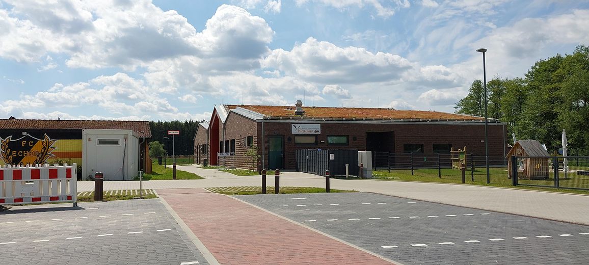 Ideal für Pferdehaltung - Einfamilienhaus, Baugrundstück, Stall und Hausweide / Resthof – Kita
