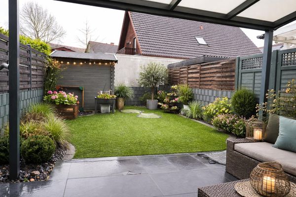 Modernes Reihenhaus mit sonnigem Garten und Doppelgarage