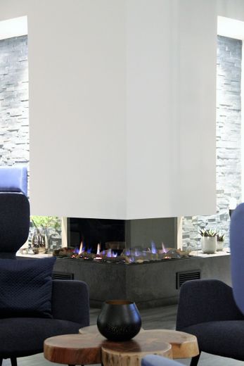 Kamin Lobby