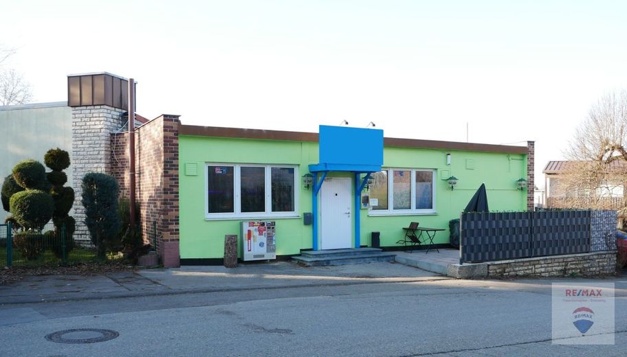Attraktive Wohnung mit großem Garten,
Garage mit verpachteter Gaststätte 
inklusive genehmigtem Biergarten – Gaststätte