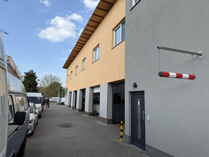 6,55 % Brutto-Rendite, Energieeffizientes Wohn- und Geschäftshaus – Foto 2