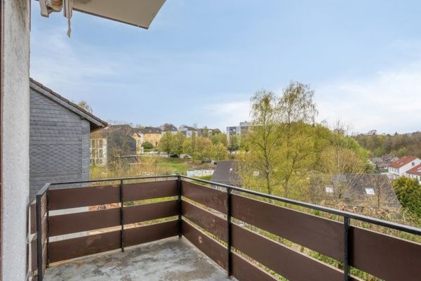 Bahçeli, Garajlı ve Geniş Manzaralı, 142 m² Yaşam Alanına Sahip Modernize Edilmiş İkiz Ev