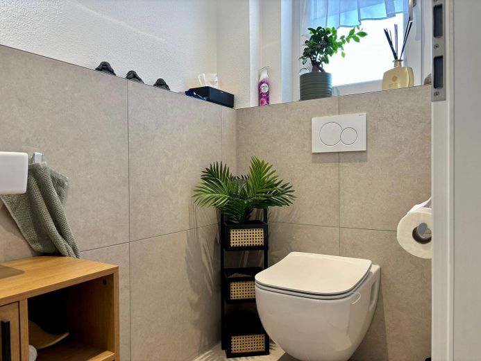Luxuriöse 2 Zimmer Wohnung mit EBK in Olching – Gäste WC