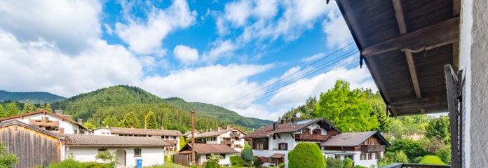 DHH mit großem Garten und viel Potenzial in guter Lage von Bad Wiessee
