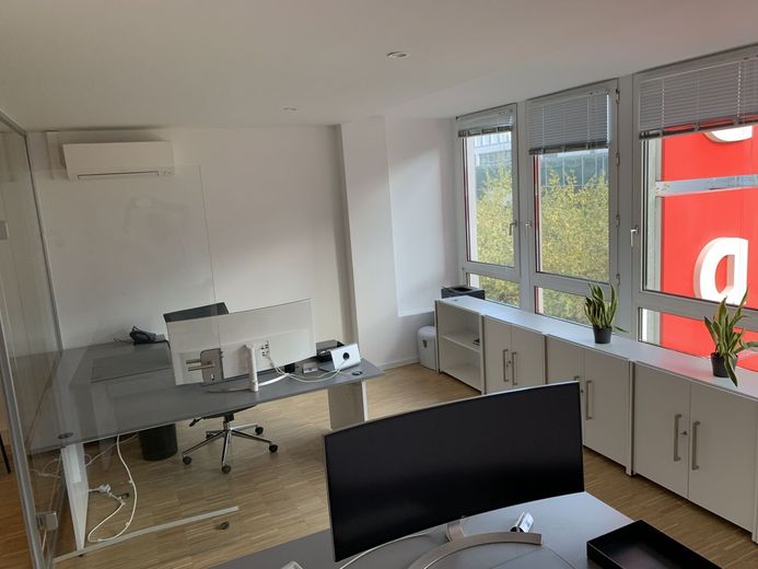 Repräsentative exklusive Bürofläche auf der Königstraße – Büro rechts 2