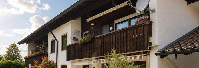 SCHÖNES ZUHAUSE MIT SONNENTERRASSE & GARTEN