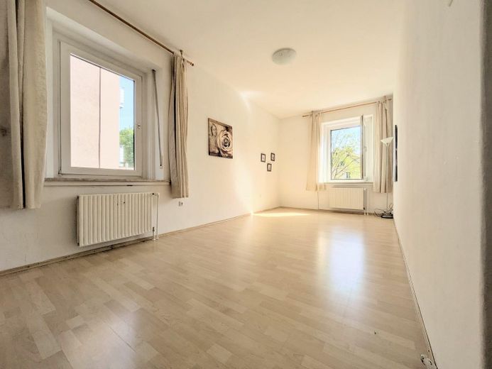 Wohnung Augsburg Innenstadt Traumlage PROVISIONSFREI zu verkaufen – Zimmer 1