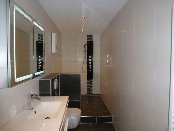 Sanierte, großzügige Maisonette in Direktorenvilla (frei ab 01.12.) – Foto 9