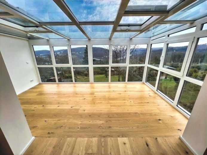 Modernes Familienparadies in Wuppertal-Heckinghausen -  kernsaniertes Einfamilienhaus mit Fernblick – Wintergarten mit Fernblick