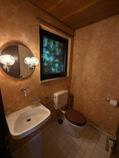 منزل أتريوم جذاب في هيغناخ: هادئ، قريب من الطبيعة وملائم للعائلات – Gästetoilette