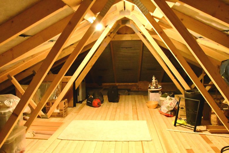 RESERVIERT  Moderner Neubau-Bungalow  mit pflegeleichtem Garten – Dachboden