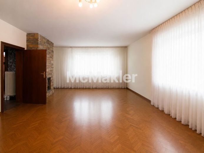 Gepflegtes Einfamilienhaus mit Garten und Garage in Berlin – Foto 1