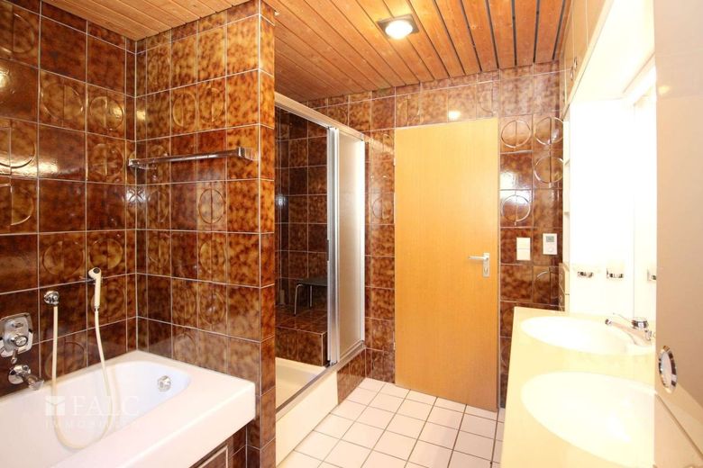 Reihenhaus mit PLUS für Platz – Bad