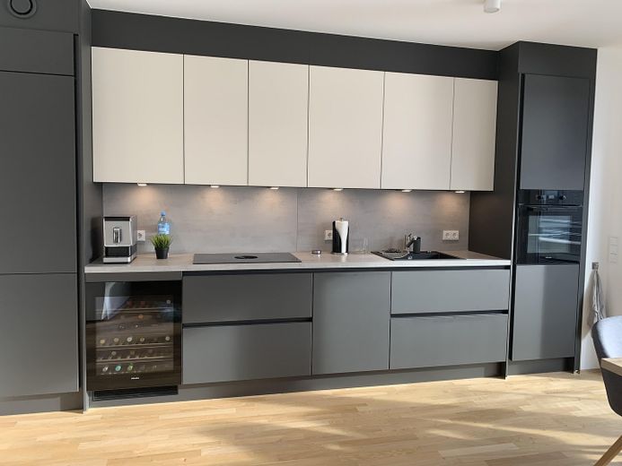 neuwertiges Luxus-Penthouse mit exklusiver Ausstattung  und traumhaften Weserblick in erster Reihe – Küchenbereich