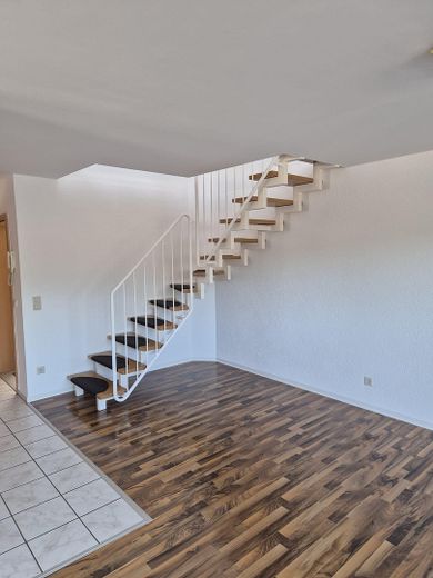 ideal für Paare: 3-Zimmer-Maisonette-Wohnung in Wuppertal – Treppe