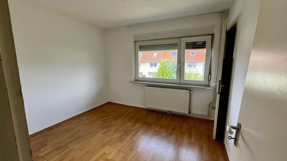 Zimmer re mit Zugang zum DG 