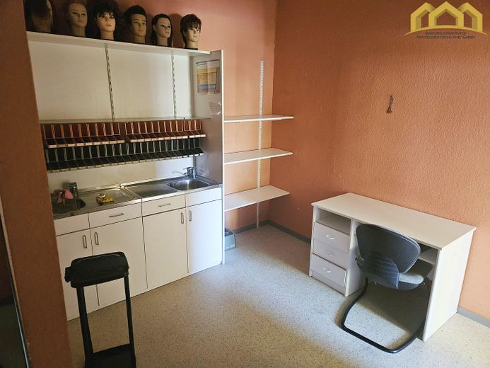 Atrakcyjna powierzchnia użytkowa w Brunnenpassage – idealna dla fryzjera, kosmetyki lub usług – Zdjęcie 9