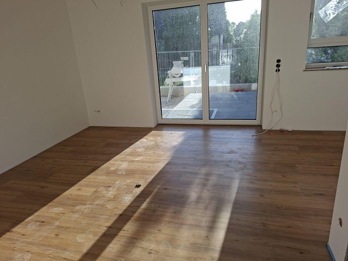 Maisonette Wohnung 71m² + 65m² Souterrain eigene Haustüre Erstbezug 2199€ warm inkl. Küche, Carport – Photo 19