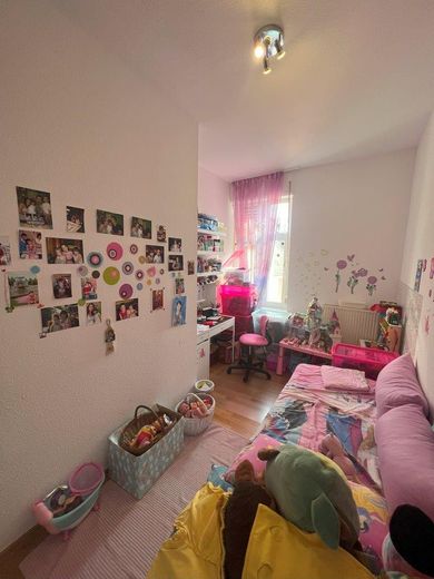 Mieszkanie 3-pokojowe z zabudowaną kuchnią w stylowej kamienicy *** Balkon od strony południowo-zachodniej od 2027 roku – Kinderzimmer