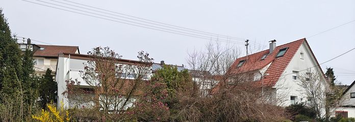 Mid-Century Einfamilienhaus aus den 60ern - 7 Zimmer, 2 Gärten, 2 Balkone und Garage mit Gartenhaus