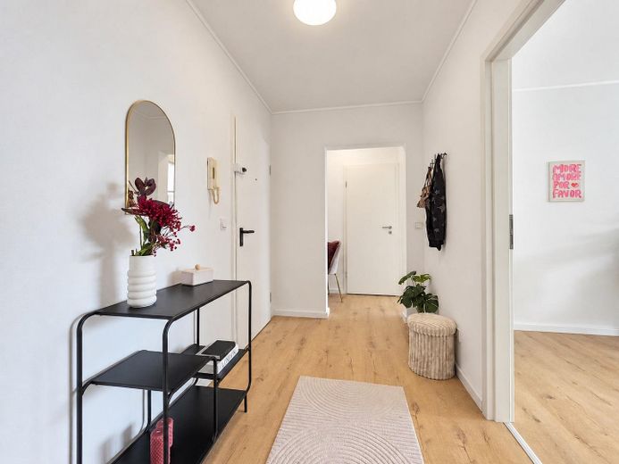 Odnowione mieszkanie 2-pokojowe z balkonem, windą i miejscem postojowym w Saarbrücken – St. Arnual – Zdjęcie 10
