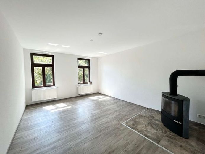 ***Großzügige 3-Raum-Wohnung mit Balkon und Kamin in Chemnitz-Ebersdorf*** – Foto 1