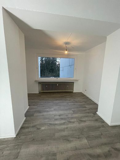 Wohn / Geschätshaus am Bahnhof/Fußgängerzone – Wohnung 1. OG (Saniert 12.25)