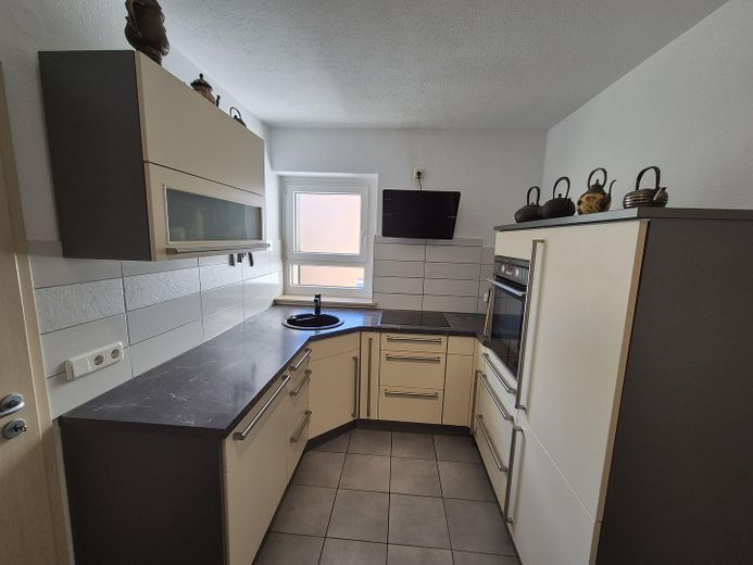 Königstein. Atractivo piso de 4 habitaciones a poca distancia a pie del centro de la ciudad – Küche