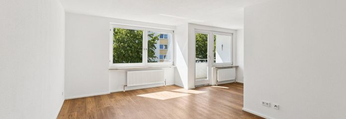 HELLE 3,5-Zimmer-Wohnung im beliebten D-Programm-Viertel von Amberg ERSTBEZUG – Wohnzimmer