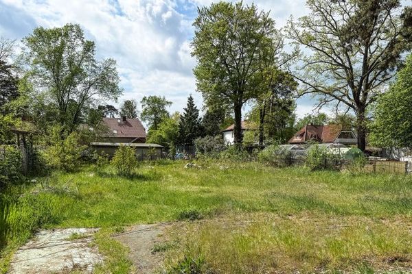Велика земельна ділянка під забудову для ваших ідей