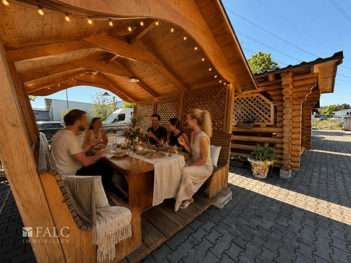 Drei Konzepte, ein Grundstück: Gastronomie, Eventlocation und Zimmervermietung – Außenbereich Hof