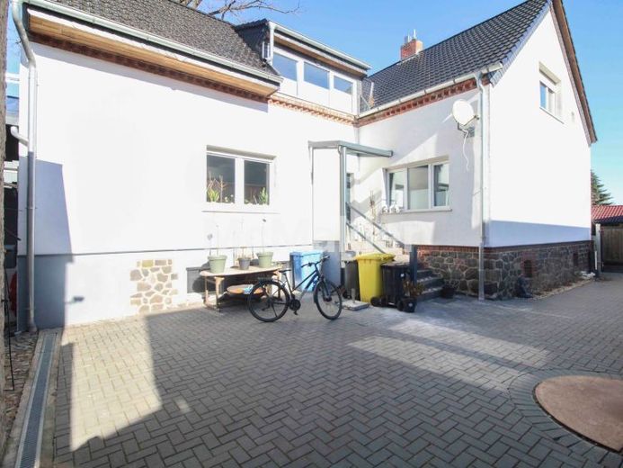 VB: Gehoben und neuwertig: 7-Zi.-EFH mit Garten in Burgstall – Foto 1