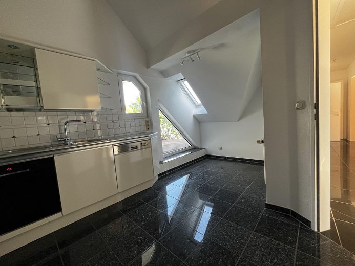Charmante lichtdurchflutete  Eigentumswohnung mit Dachterrasse in Südlage – Küche