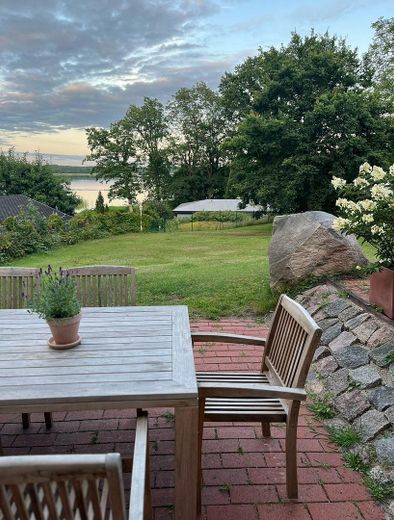 Wohnen, wo andere Urlaub machen – hochwertiges Einfamilienhaus mit eigenem Steg – Foto 13