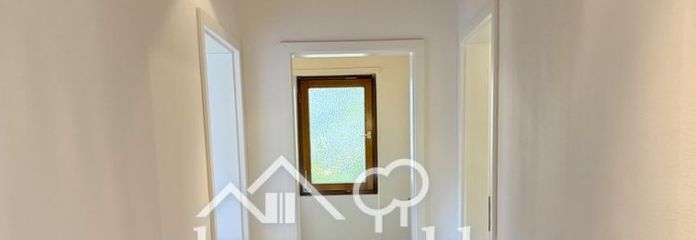 Проживання в відремонтованому приватному будинку з виходом у зелену зону, гаражем і садовим будиночком