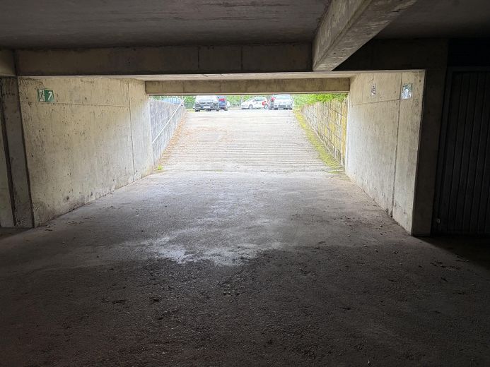 Garage fermant à clé à Lüneburg-Kaltenmoor disponible immédiatement – Ab- und Auffahrt 