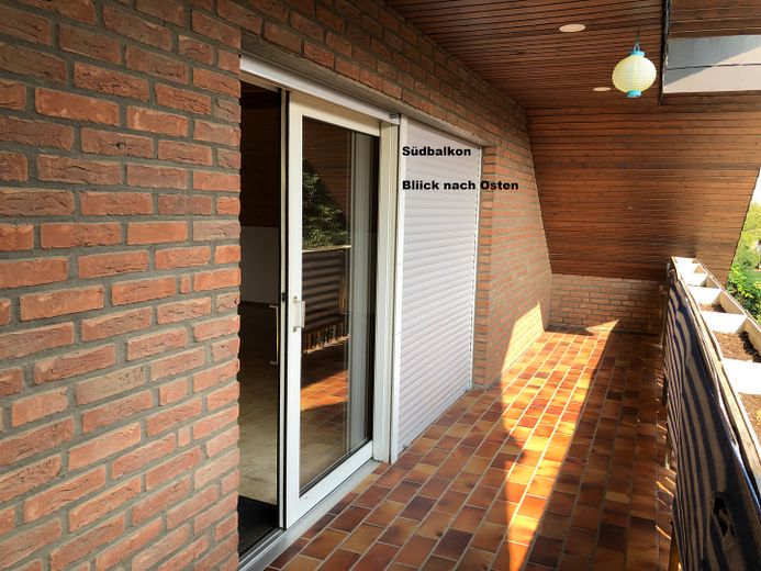 ruhige DG Wohnung mit Südb. in Wohnbereichstr. sucht langfristigen ruhigen Nichtraucher Mieter – Südbalkon Richtung Osten