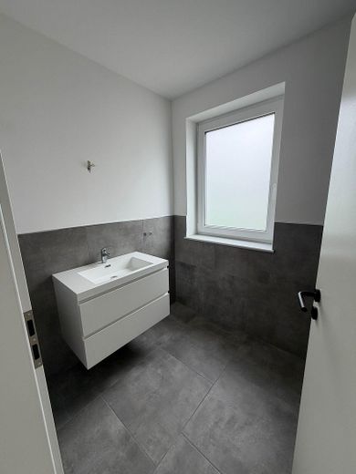 Licht. Design. Wohnkomfort. | Moderne Neubauwohnung mit Stellplatz – Foto 6